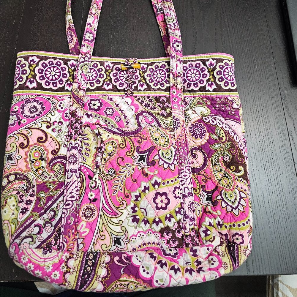 Vera Bradley Very Berry Paisley Large Tote and Cosmetic Bag. EUC!